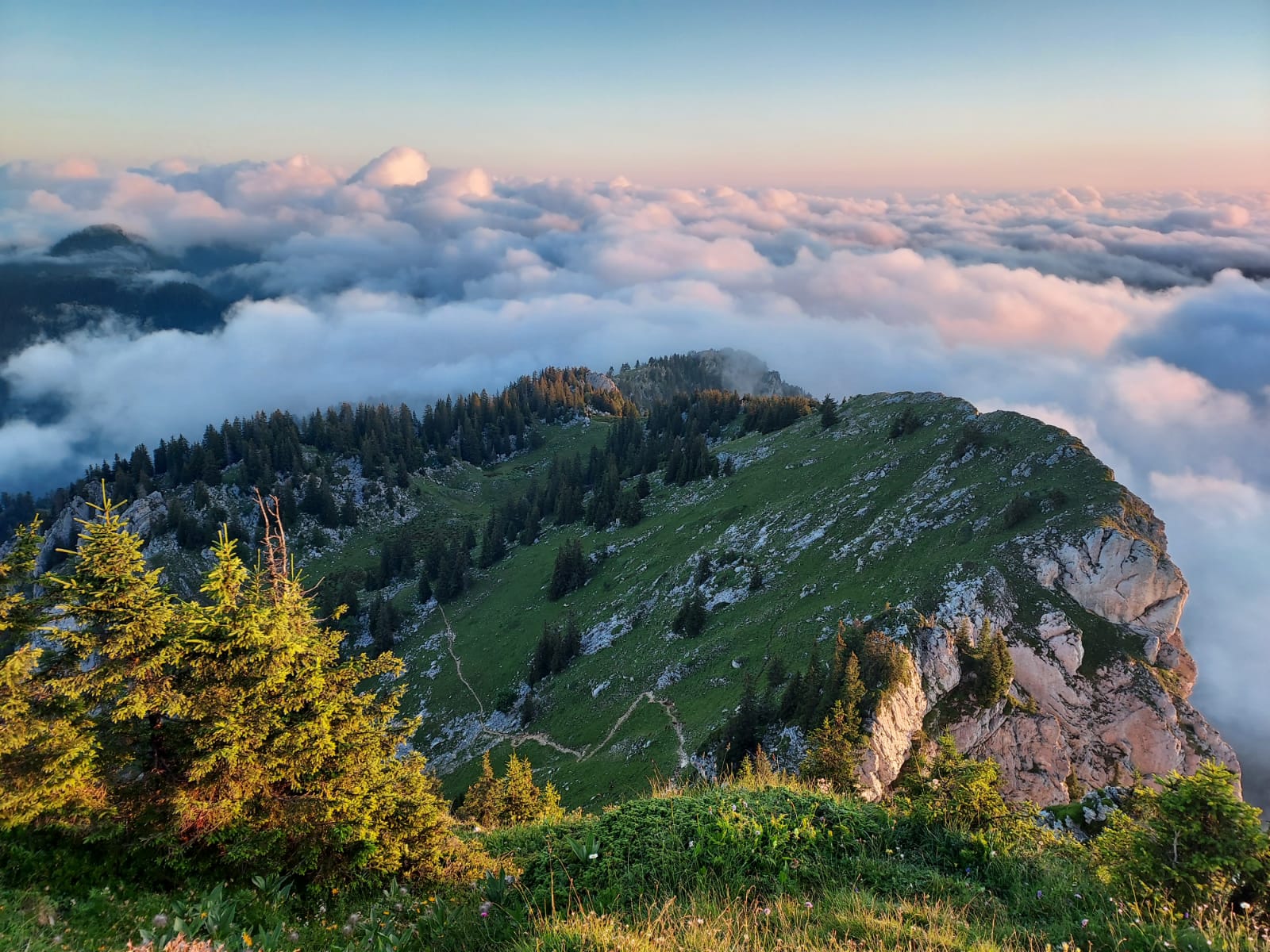 Mountain colours above Grenoble
